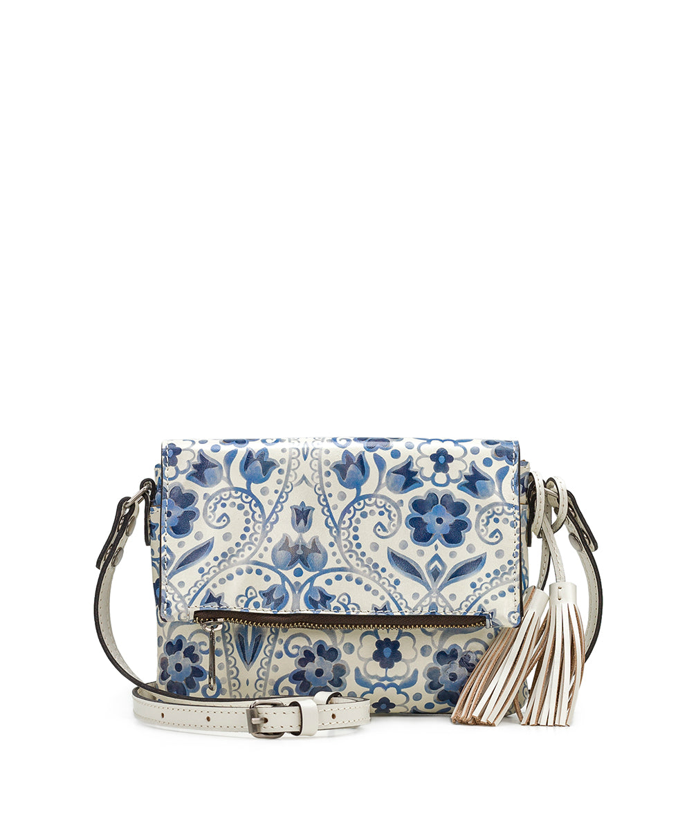 Patricia nash white clearance handbags