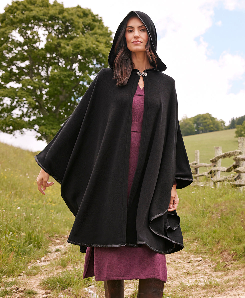 Hooded Cape with Clasp - Vintage - black - by Patricia Nash - View 12 of 14