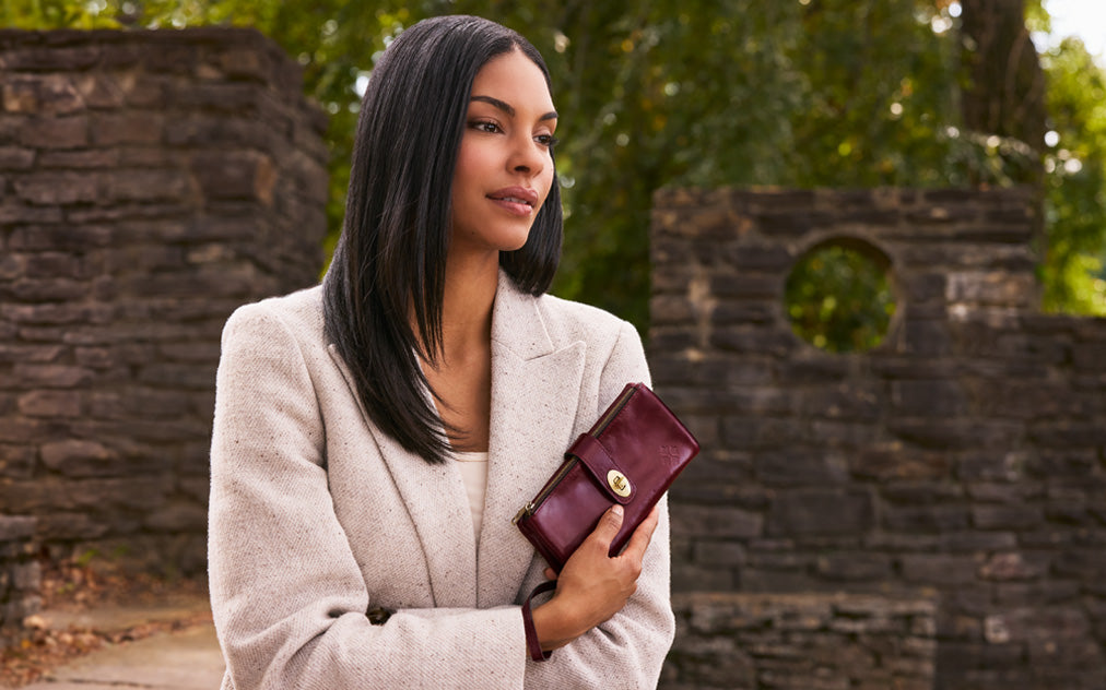 Zelia Frame Clutch - Grecian Rose Print – Patricia Nash