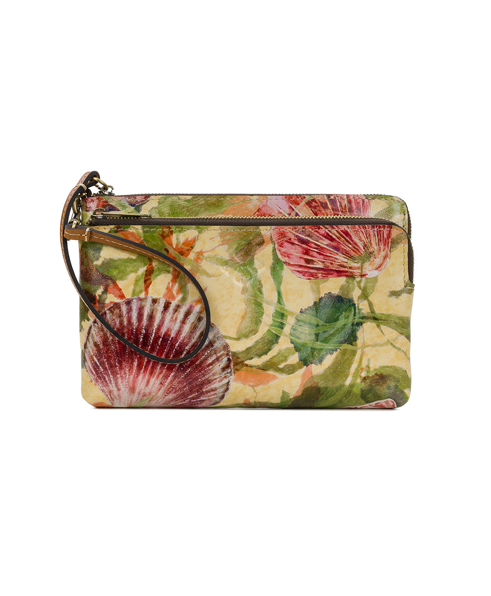 Varone Wristlet - Seashells by the Seashore – Patricia Nash