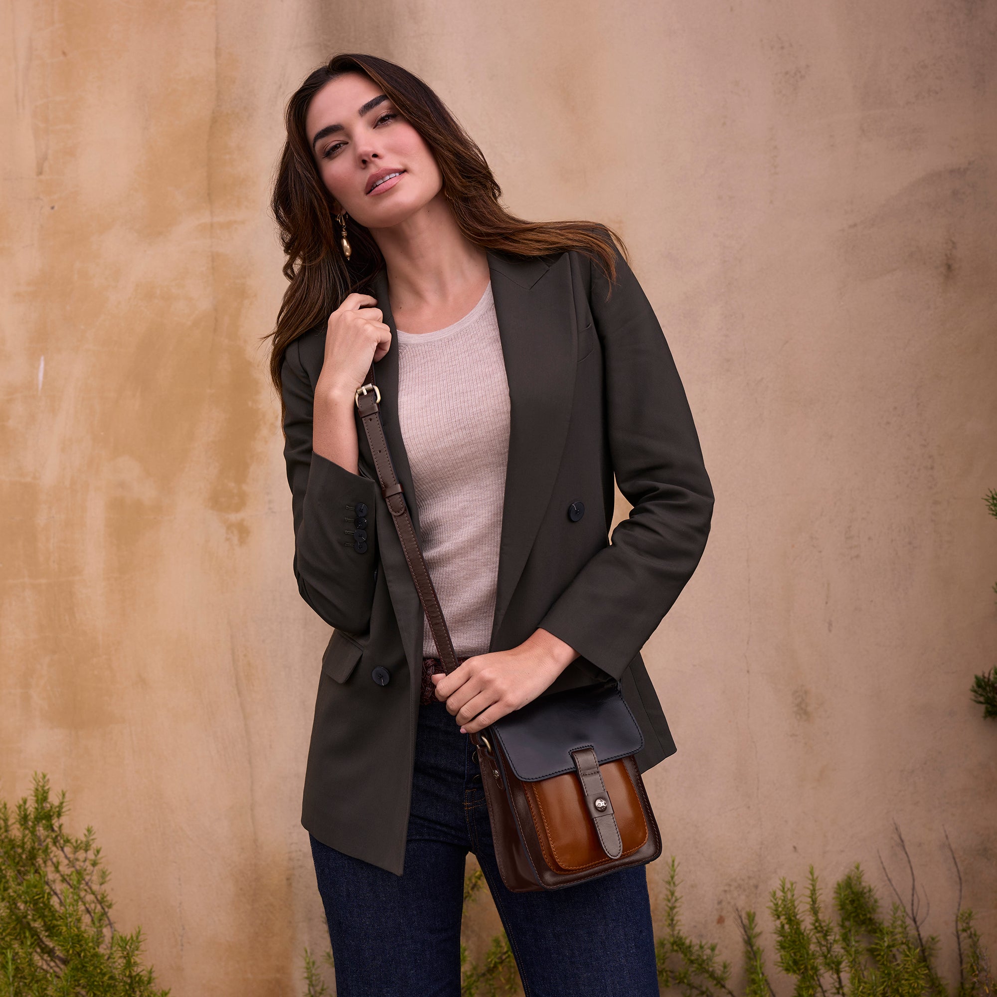 Lari Crossbody - Vintage Colorblock - black / british tan / oxblood - by Patricia Nash - View 10 of 18