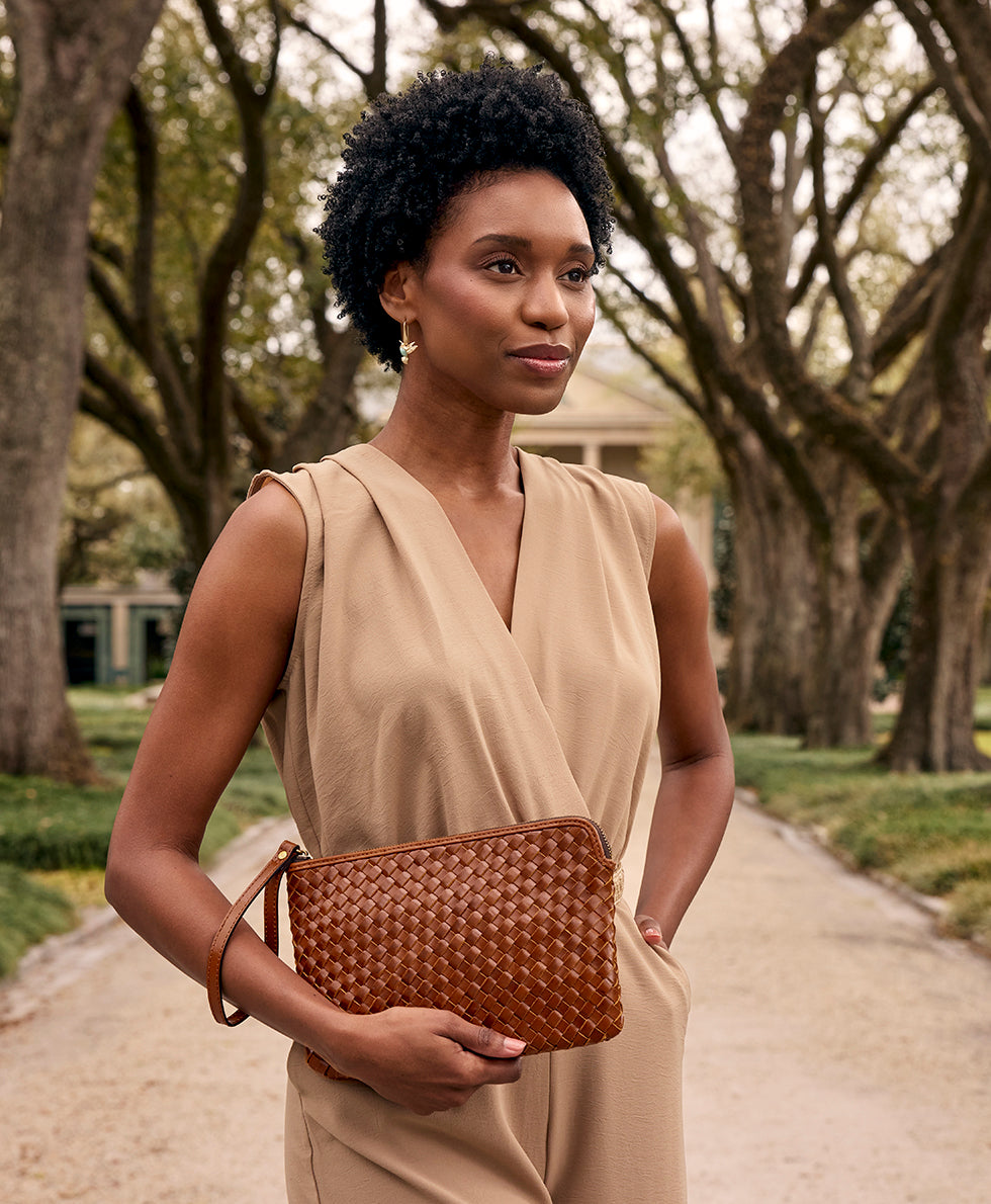 ワタシハナリタイ Leisha Wristlet - Hand Stained Woven – Patricia Nash
